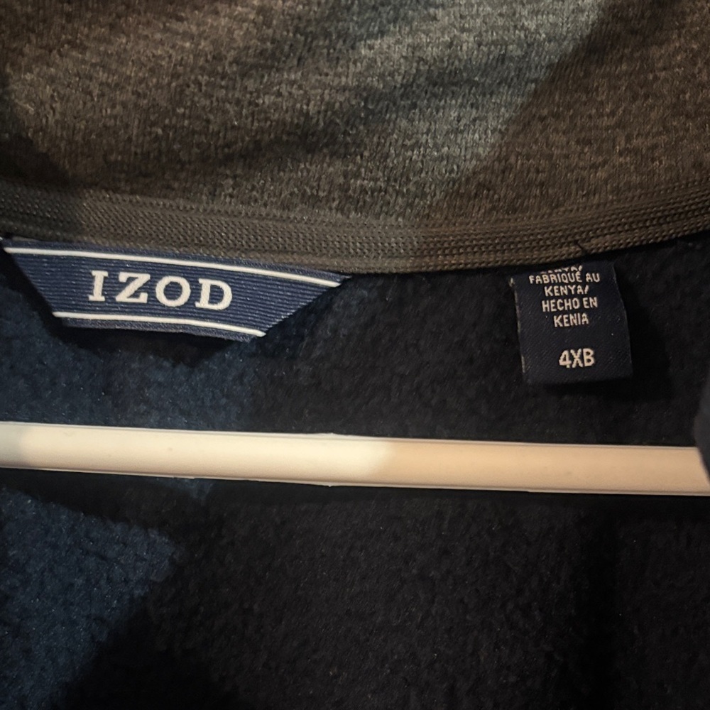 Izod Men's Dark Blue Vest - Picture 2 of 4